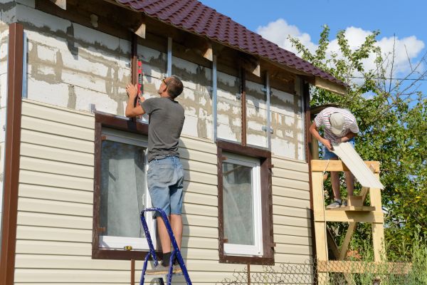 Cost of Handyman Siding Repair in Shawnee